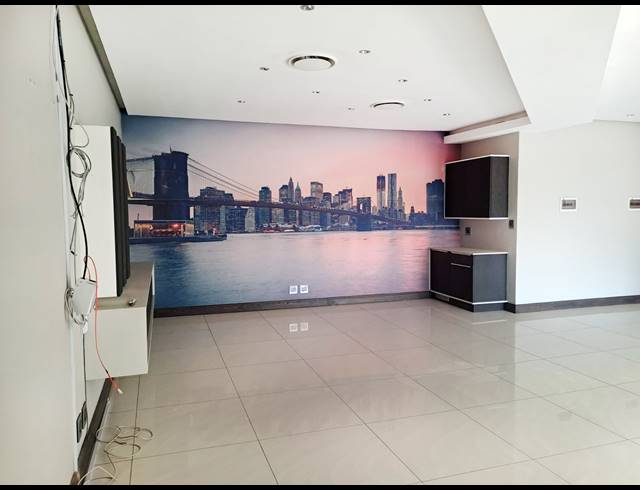 169M² OFFICE FOR SALE IN LOMBARDY ESTATE